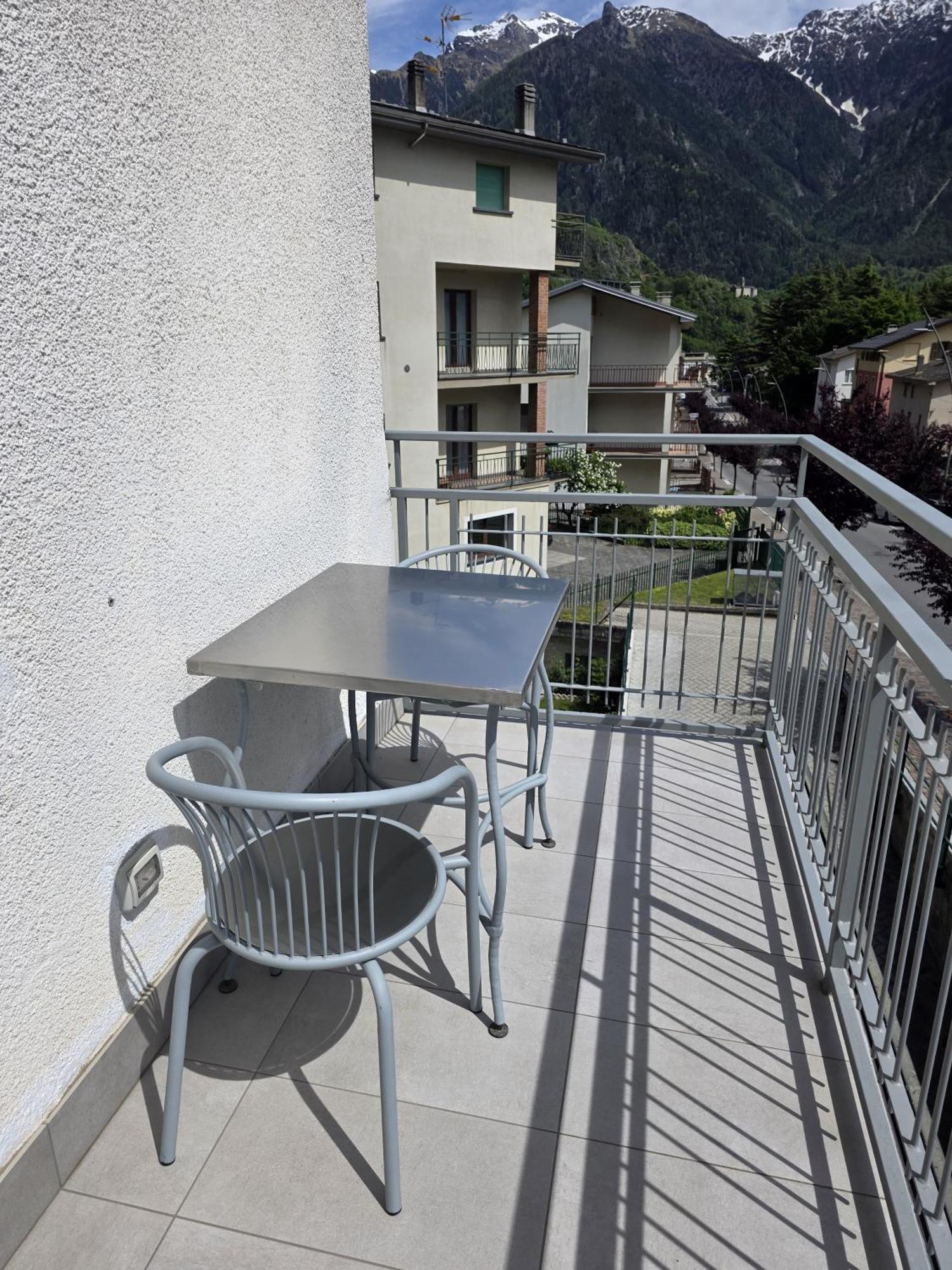 House Storile Apartment Сондало Екстериор снимка
